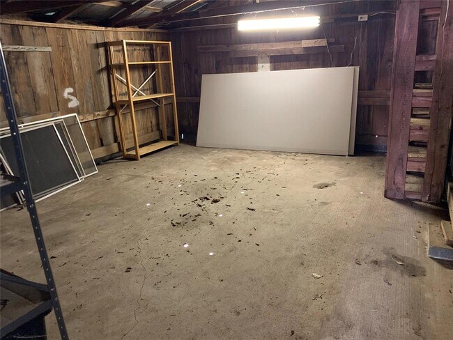 Building Photo - 416 Shaw St