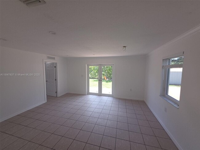 Building Photo - 9971 Dominican Dr