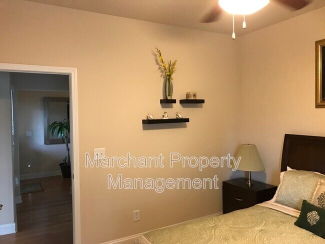 Building Photo - 500 Airdale Ln