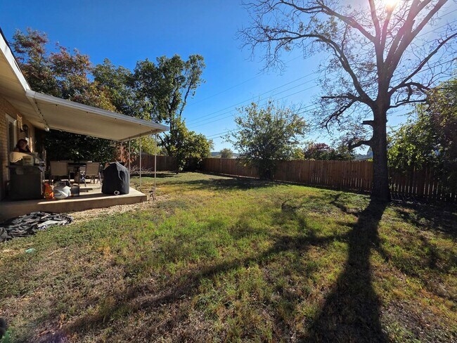 Building Photo - 120 Cynthia Dr