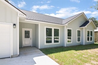 Building Photo - 336 Autumn Ln