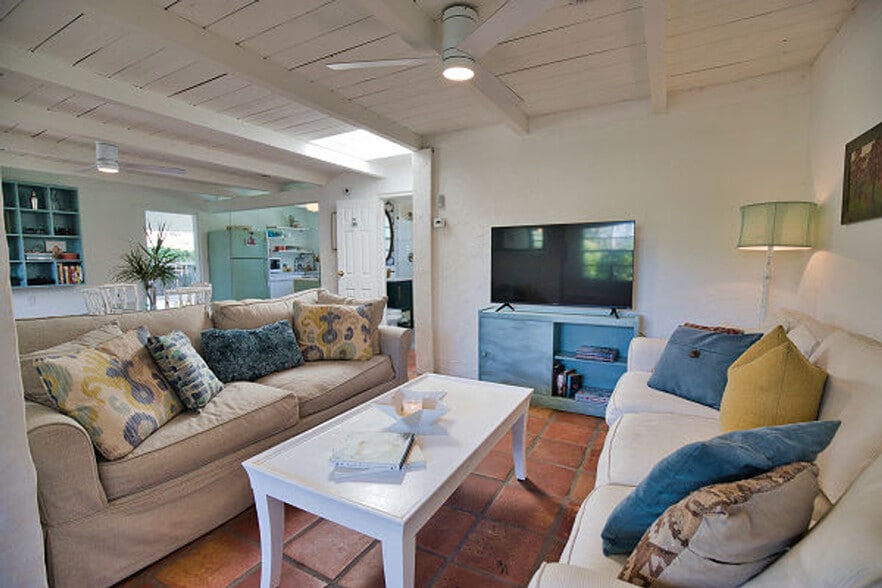 Building Photo - 650 Edwards St