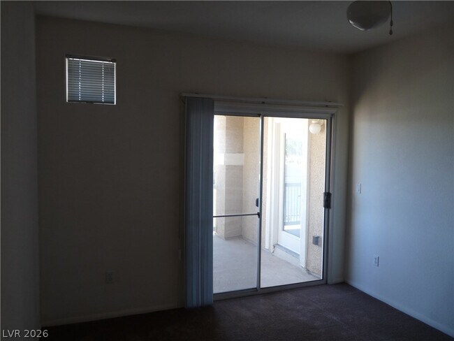 Building Photo - 5855 Valley Dr