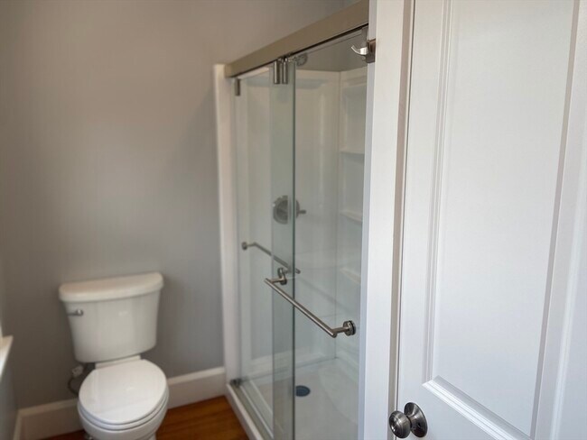 Building Photo - 16 Taft St