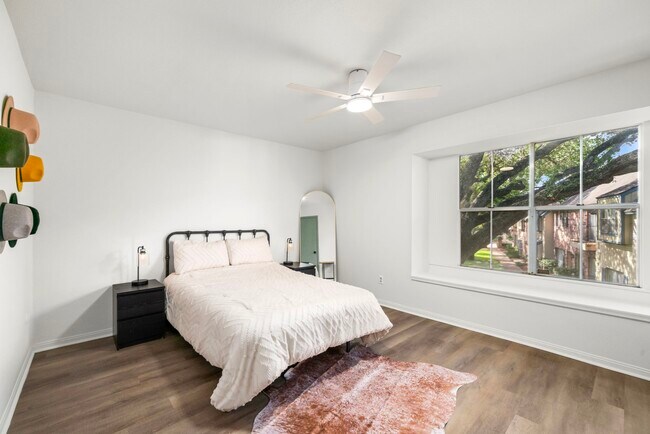 Building Photo - 14703 Barryknoll Ln