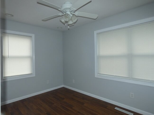 Building Photo - Beautiful Home in Gladstone, MO!