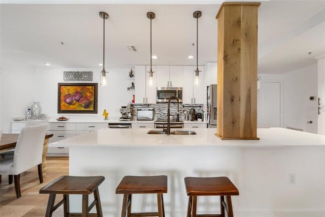 Building Photo - 700 S Harbour Island Blvd