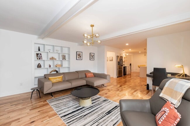 living space - 4200 Pickwick Dr