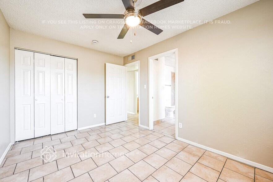 Building Photo - 11628 N 49th Dr
