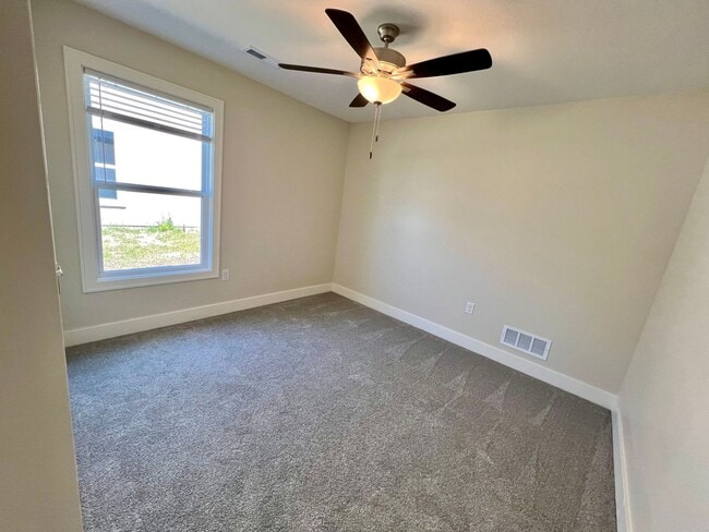 Building Photo - Newly built 3-bedroom duplex in Irvine Acres!