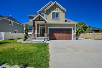 Building Photo - 11166 Del Andrae Ln