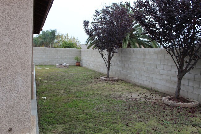 Building Photo - Beautiful Spacious Home for Rent Near Hosking and Mckee Area