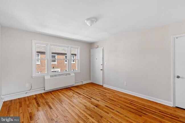 Building Photo - 56 W Maple Ave