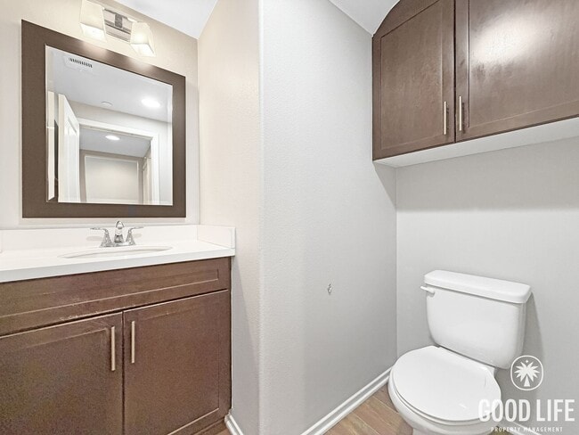 Building Photo - Beautiful 2BD/2.5 BA W/ A/C, Private Balcony, and Detached Garage in Kearny Mesa!