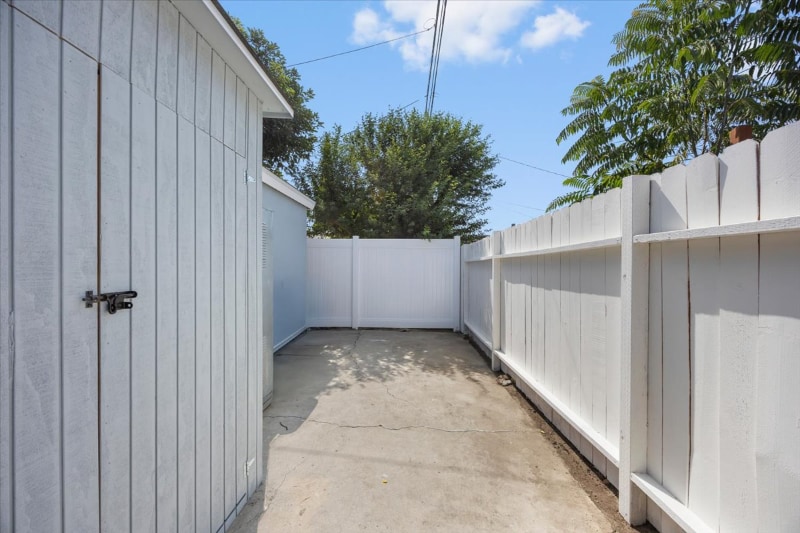 Building Photo - 3537 Delta Ave