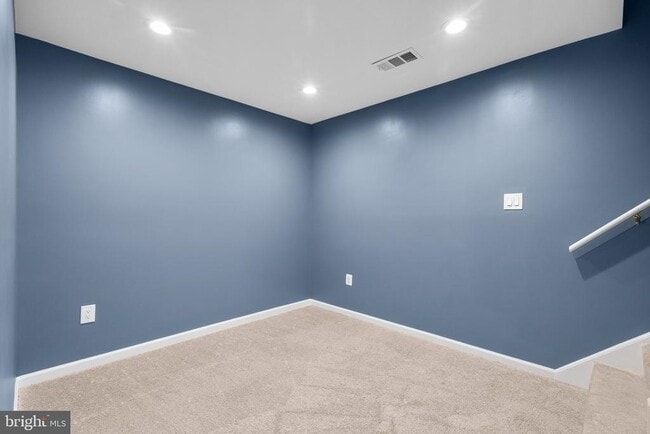 Building Photo - 3331 Spring Ln