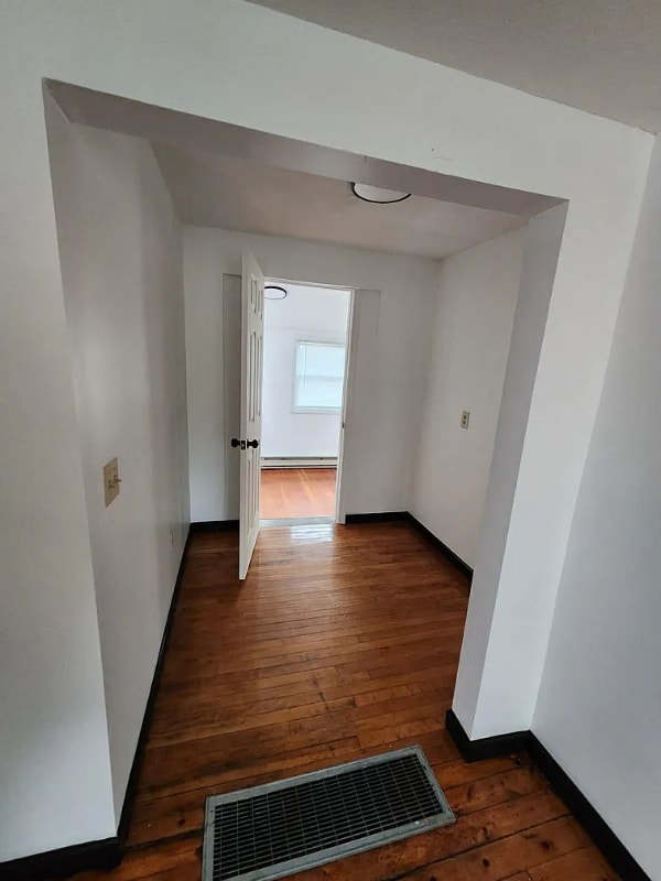 Building Photo - 5 Leonard Ave