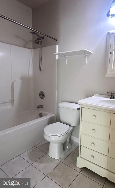 Building Photo - 46658 Breannes Ln