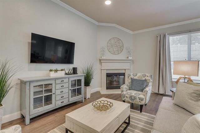 Building Photo - 1414 Park Palisades Dr