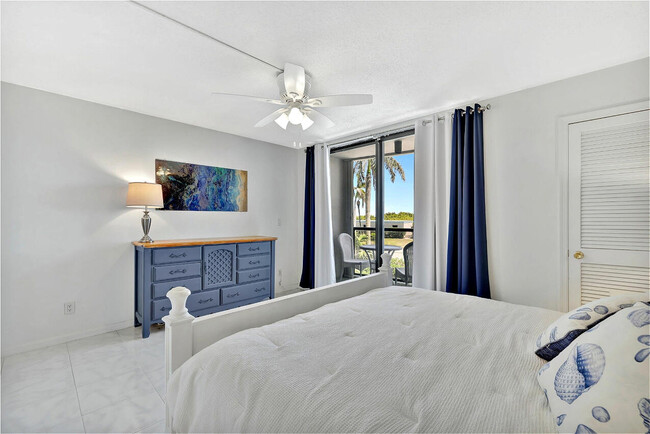 Building Photo - 355 S Ocean Dr