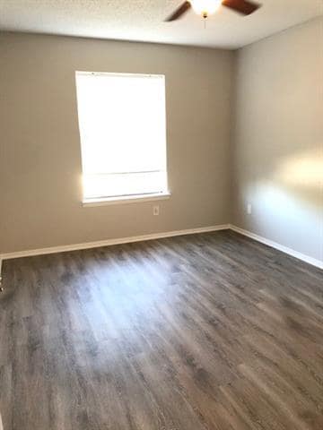 Building Photo - 408 Signal Hill Ct N