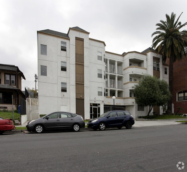 Building Photo - Fumbah Manor