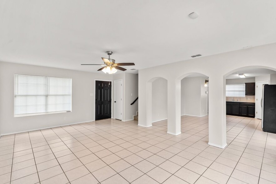 Building Photo - 4416 Thunderbird Ave W