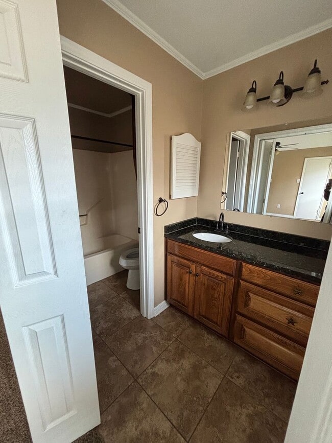 Building Photo - Beautiful 3 Bedroom Home in South Bossier