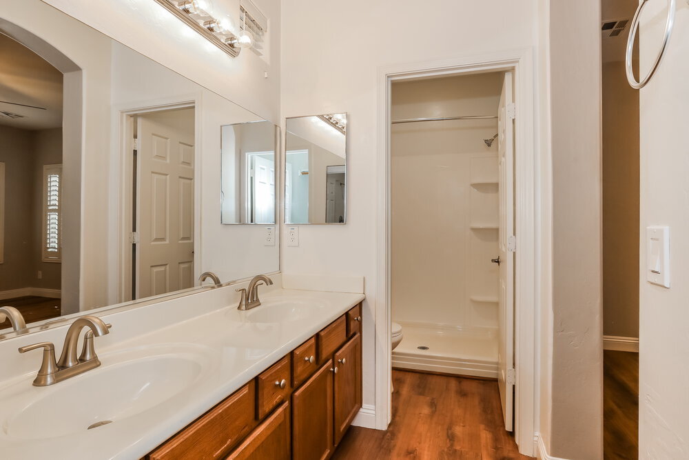 Building Photo - 2650 E Wildhorse Pl