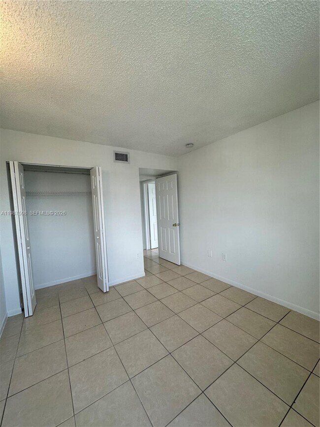 Building Photo - 9701 Fontainebleau Blvd
