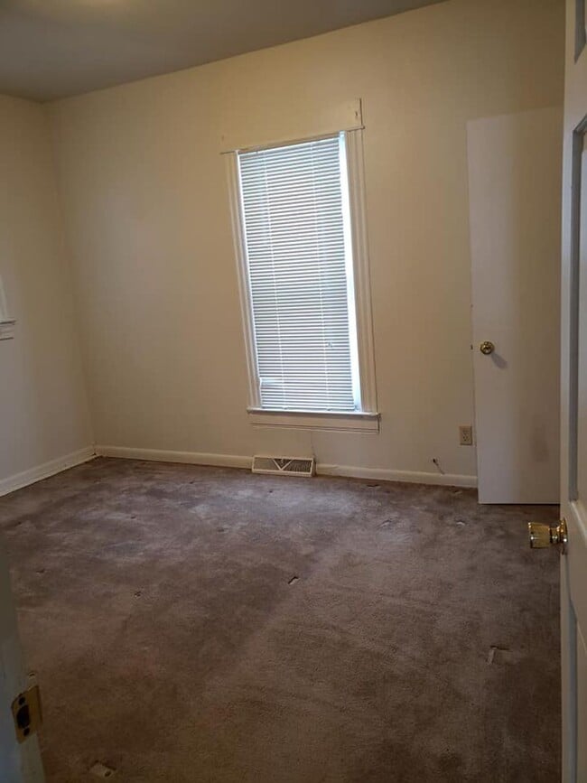 Building Photo - Anderson1724