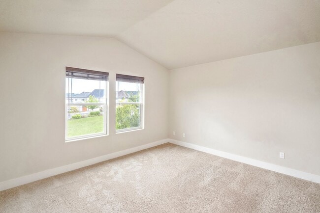 Building Photo - Bright, clean 3-bdrm/2.5-bath home in Beth...