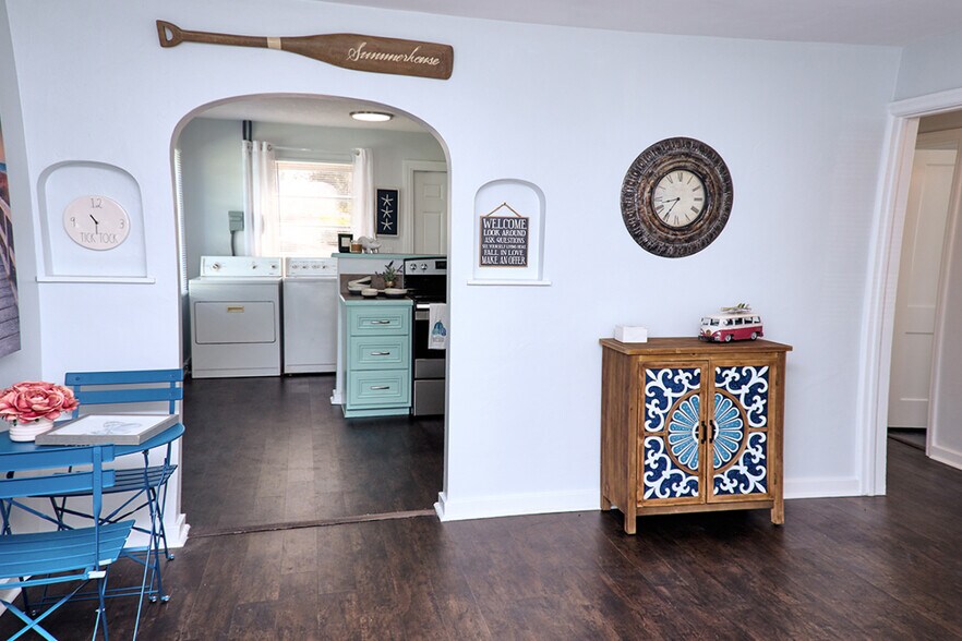 Historic details! - 126 S E St