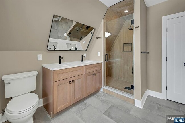 Building Photo - 49 Park Ave