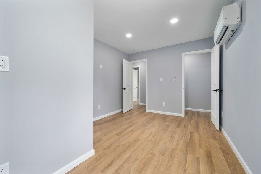 Building Photo - 786 Thomas Ave