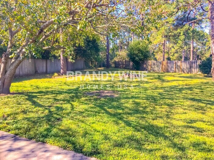 Building Photo - 8592 Bandera Cir W
