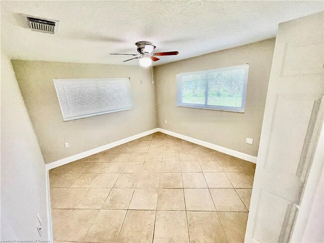Building Photo - 1409 Palm Way