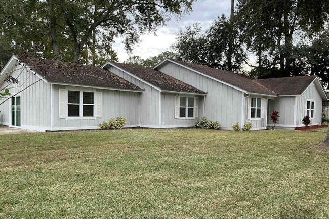 Building Photo - 11092 Mandarin Station Dr E