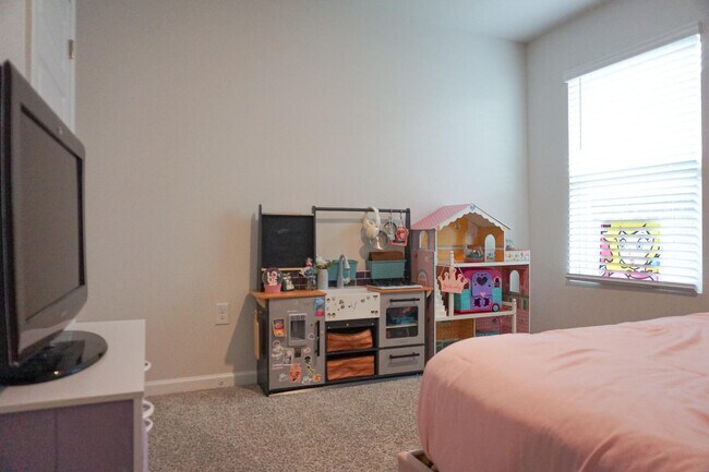 Building Photo - 4703 Airmen Dr