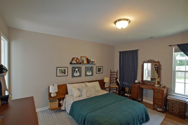 Building Photo - 716 McGill Pl