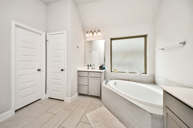 Building Photo - 2206 Forest Trace Ln