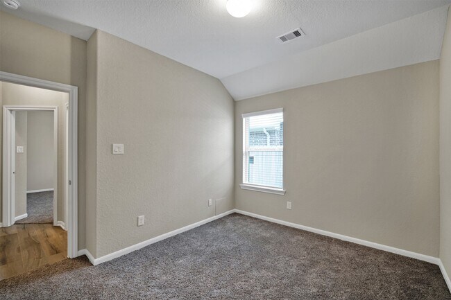 Building Photo - 187 Buckeye Dr