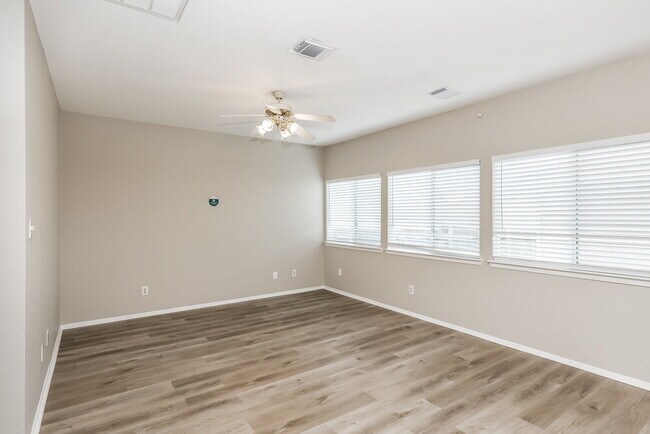 Building Photo - 20627 Sycamore Crest Ln