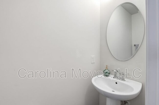 Building Photo - 126 Middleby Way