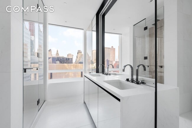 Building Photo - 111 Murray St