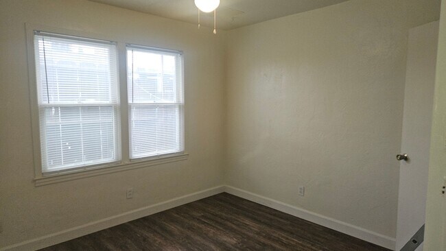 Building Photo - Terrace - Chilton