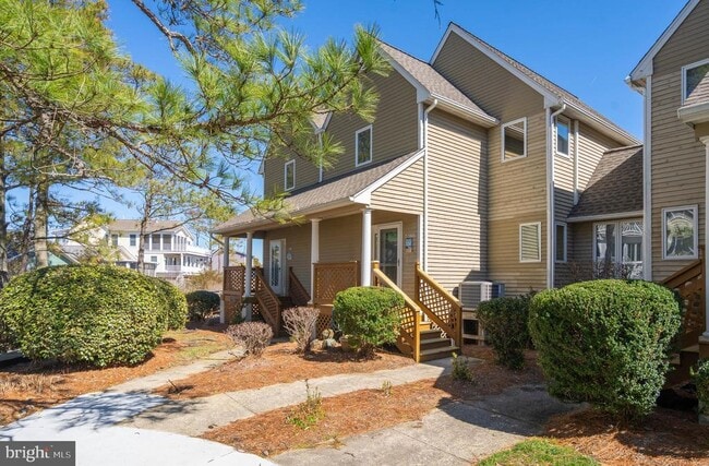 Building Photo - 539 Hudson Ave