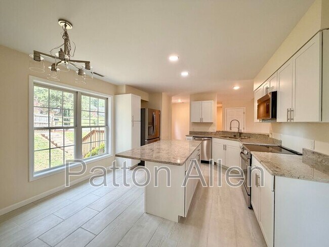 Building Photo - 6 Providence Rd