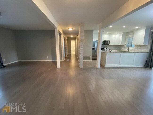 Building Photo - 279 Quail Run