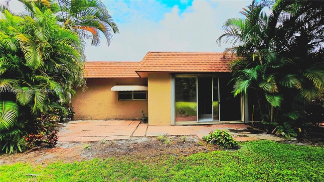 Building Photo - 1912 Palmland Dr